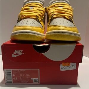 Nike Kids Low-Top Yellow and White Sneakers Dunks